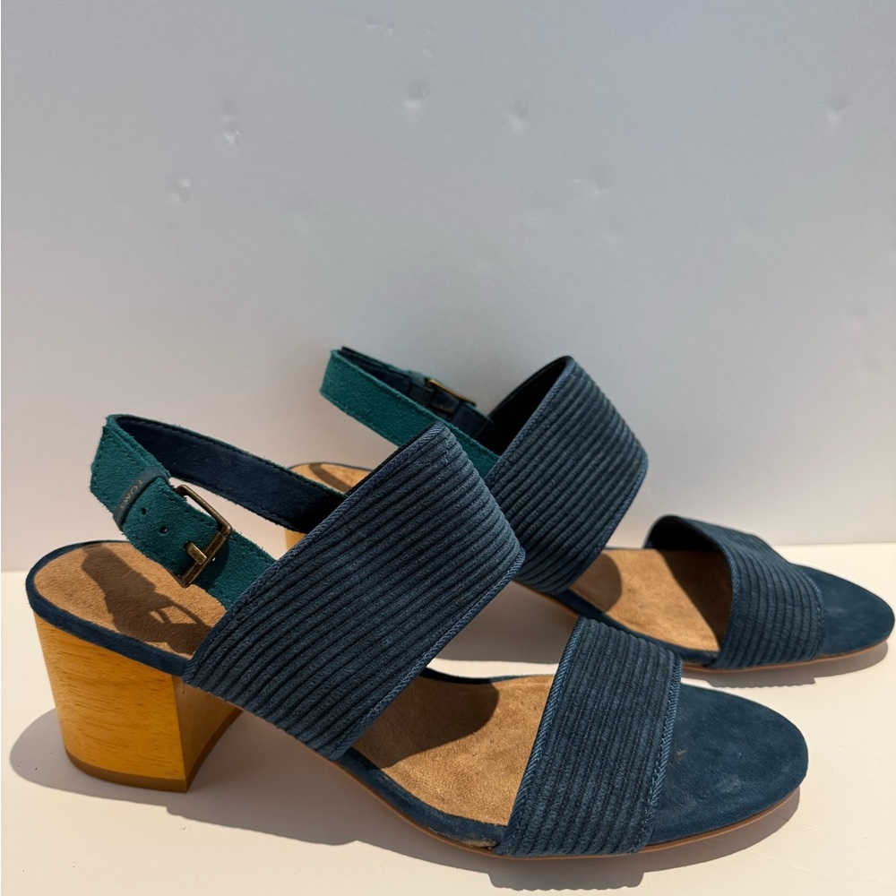Toms Navy and Tan Heeled Sandals - Size 8